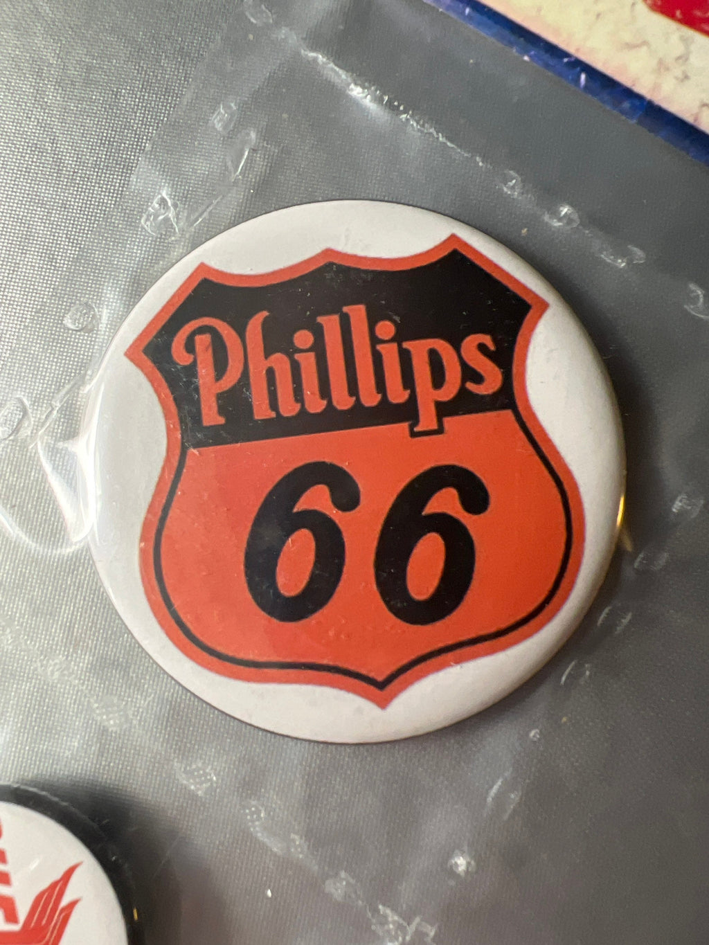 6 Gas Station Button Magnets, different sizes SetD