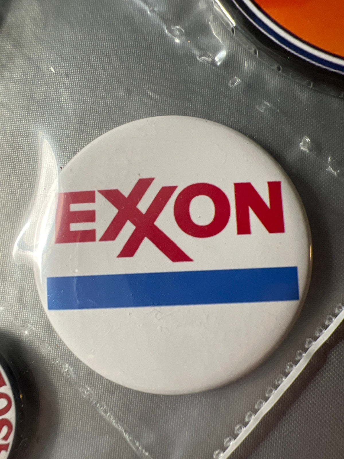 6 Gas Station Button Magnets, different sizes setB